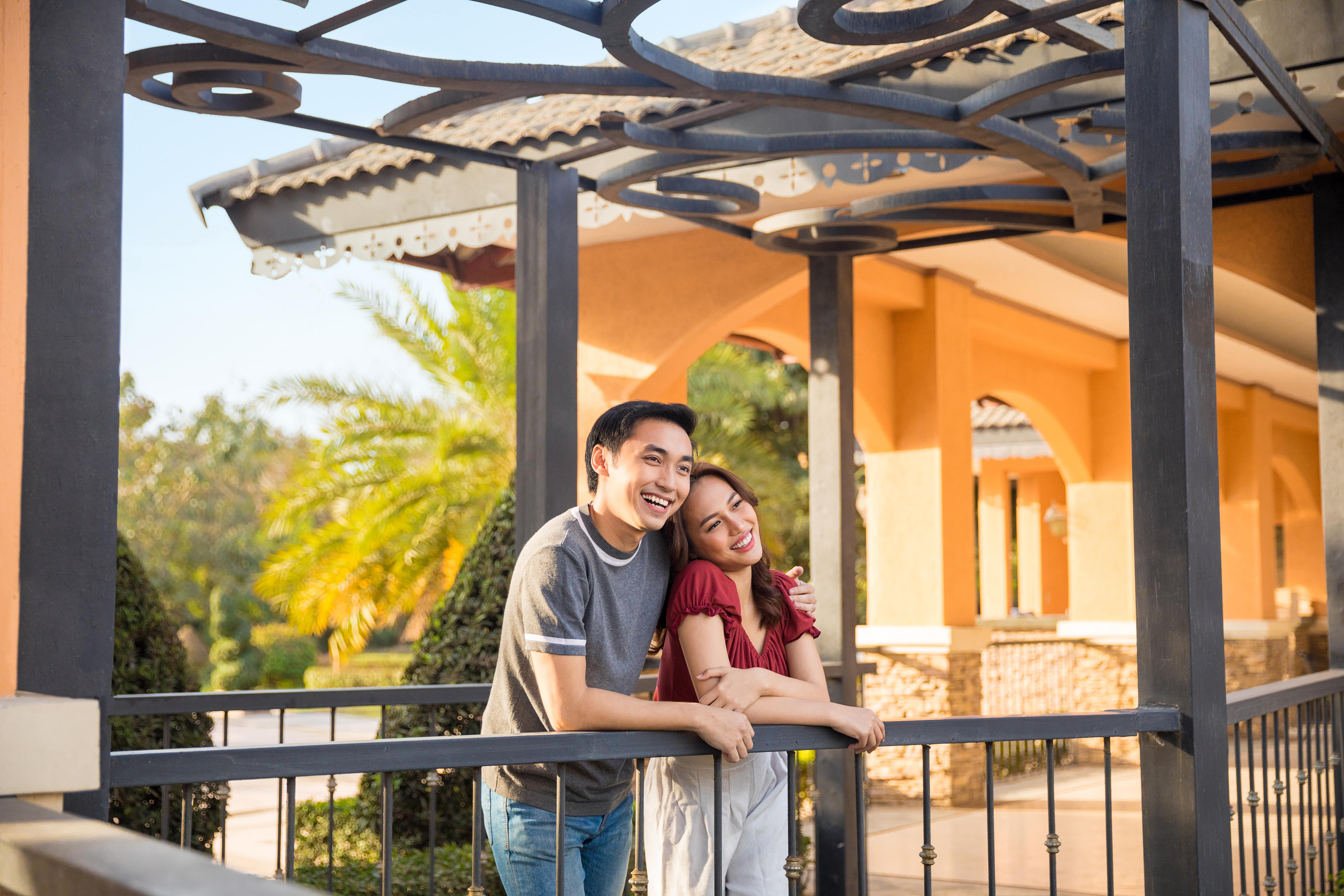 couple inside lessandra clubhouse