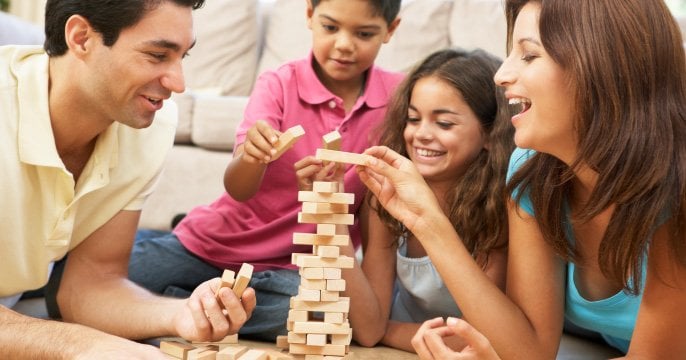 https://southbay.goldenstate.is/wp-content/uploads/2017/05/Family-Playing-Jenga.jpg