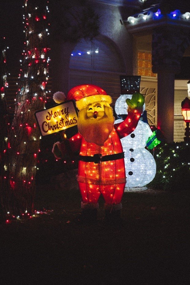 With a Christmas signage, you can greet neighbors 24/7.
