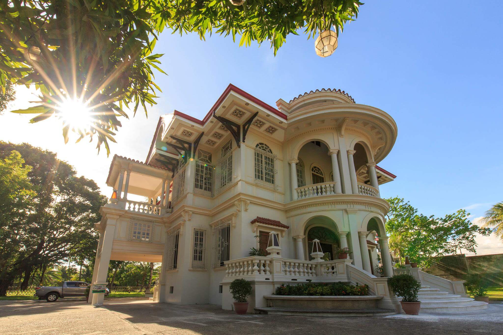 Molo Mansion