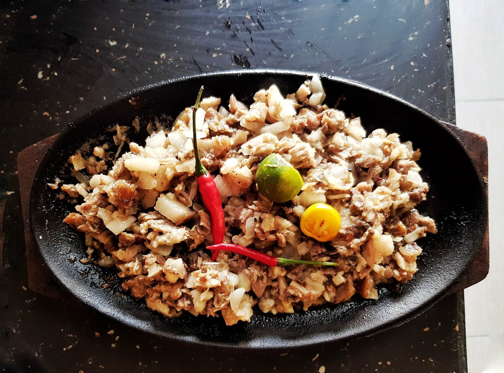 Aling Lucing’s Sisig