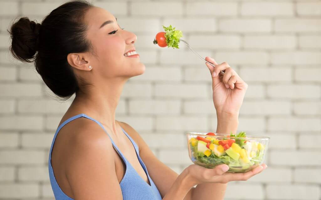 Mindful Eating https://parade.com/957225/mtaylor-2/mindful-eating-tips/